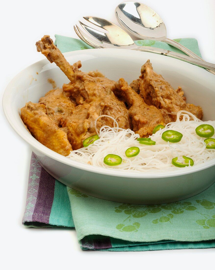 Chicken curry with coconut milk and ginger (Thailand)