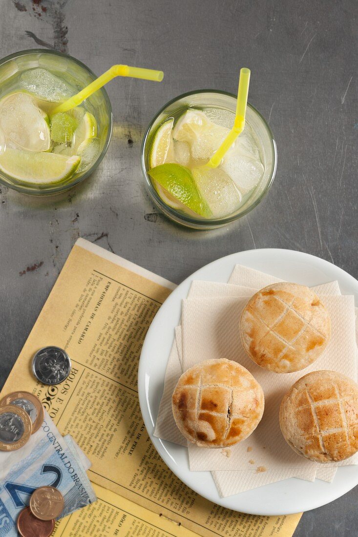 Empanadas und zwei Caipirinhas (Brasilien)