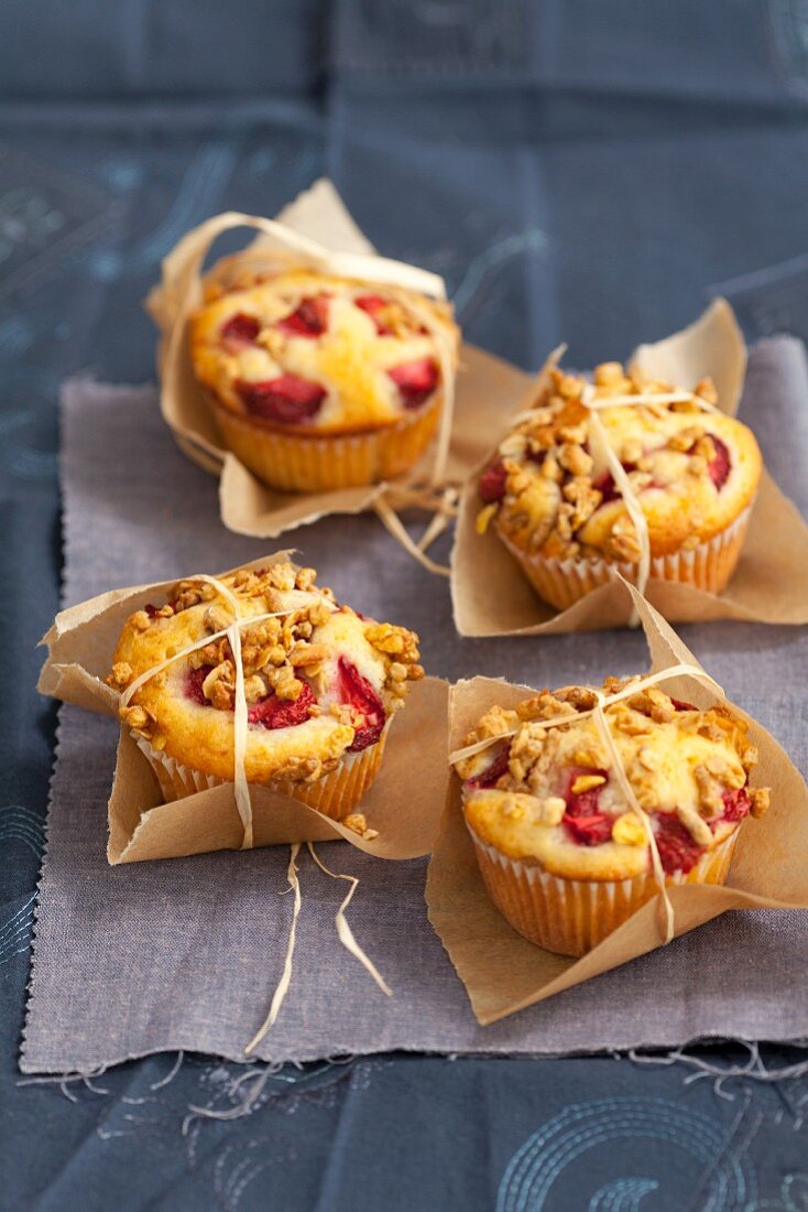 Erdbeer-Müsli-Muffins zum Verschenken