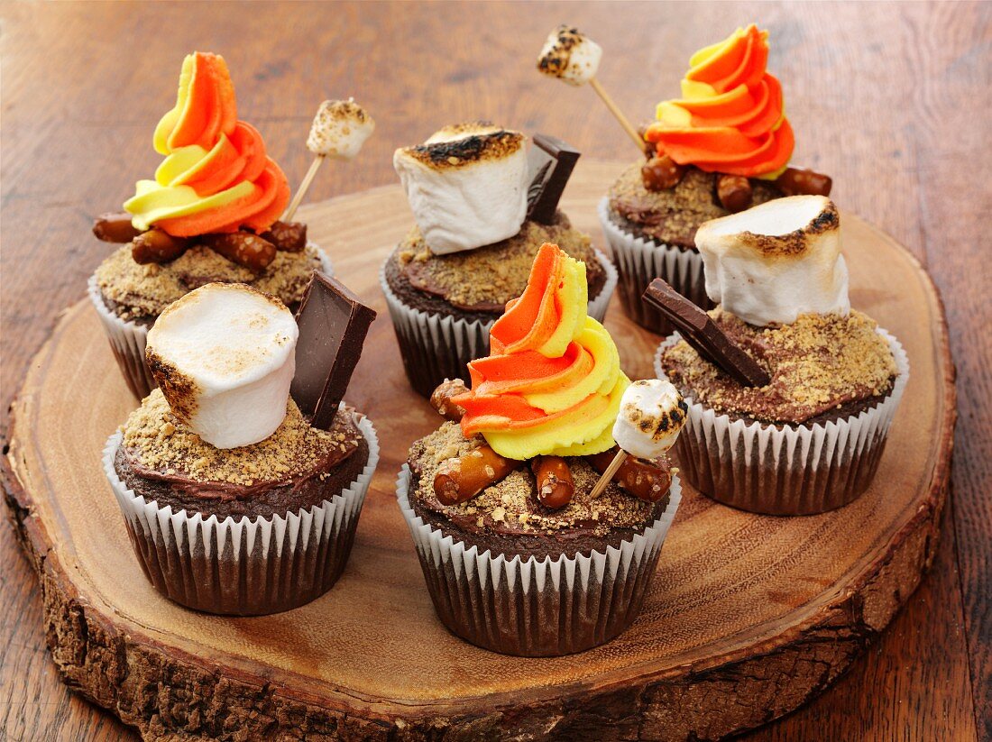 Bonfire-Cupcakes mit Marshmallows