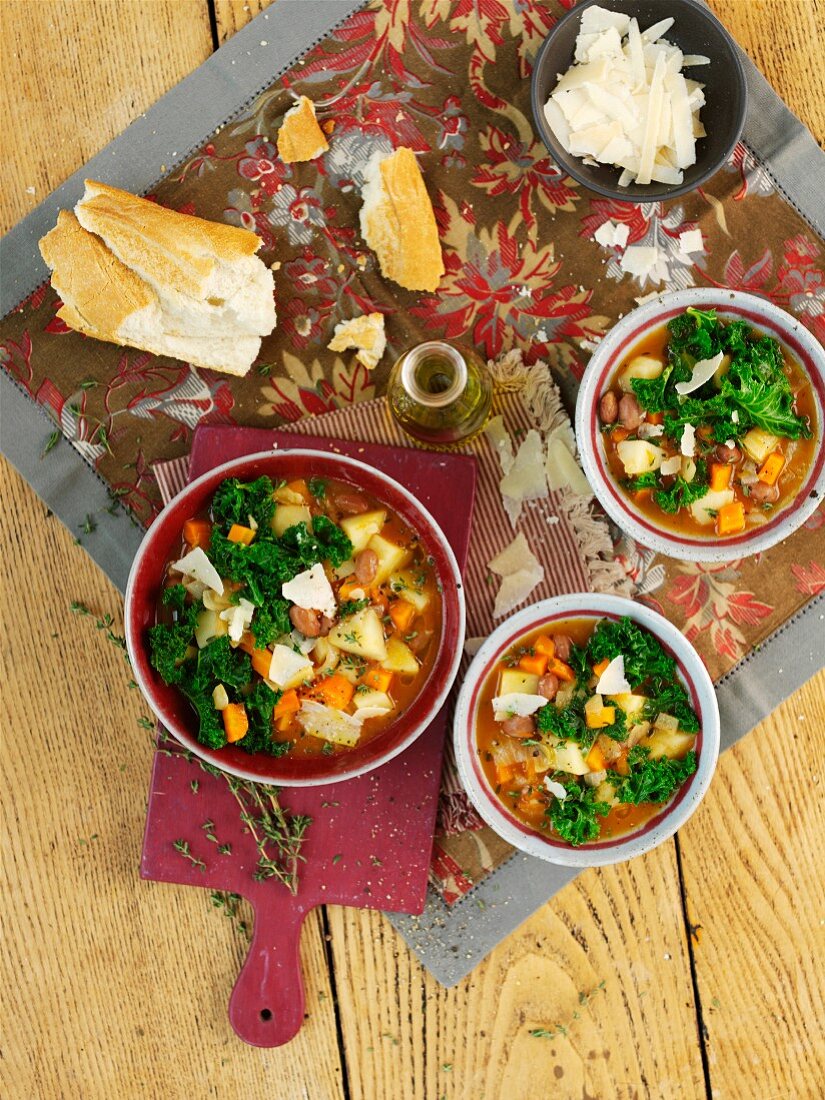 Vegetable soup with borlotti beans and green kale