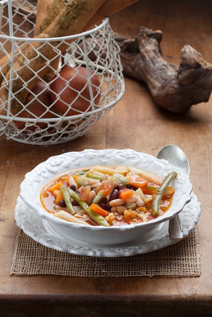 Bean stew with carrots and pasta