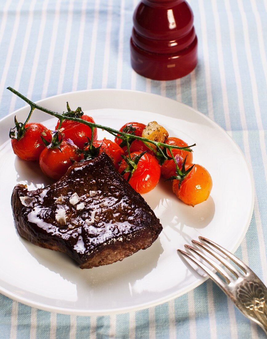 Rindersteak mit Kirschtomaten