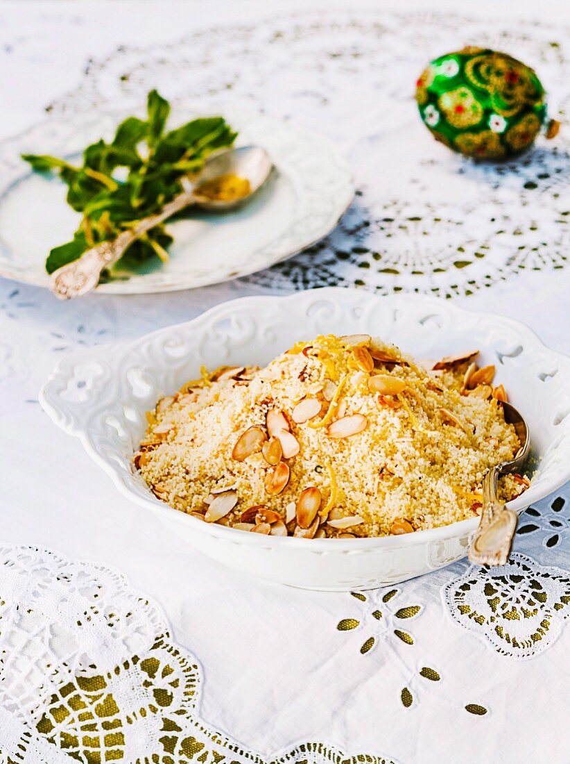 Lemon couscous with toasted almond flakes
