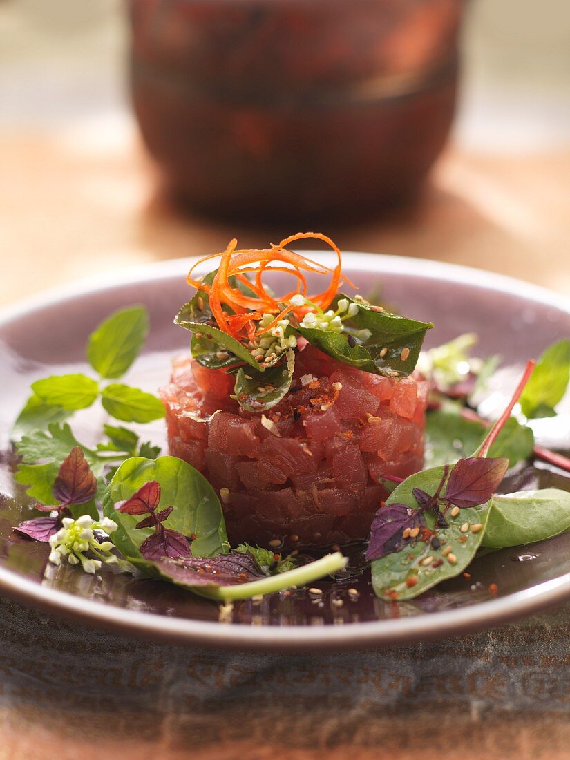 Tuna tartar with herbs