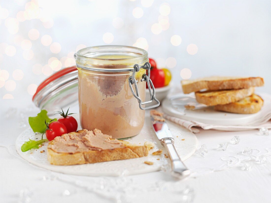 Crispbread with duck liver pate