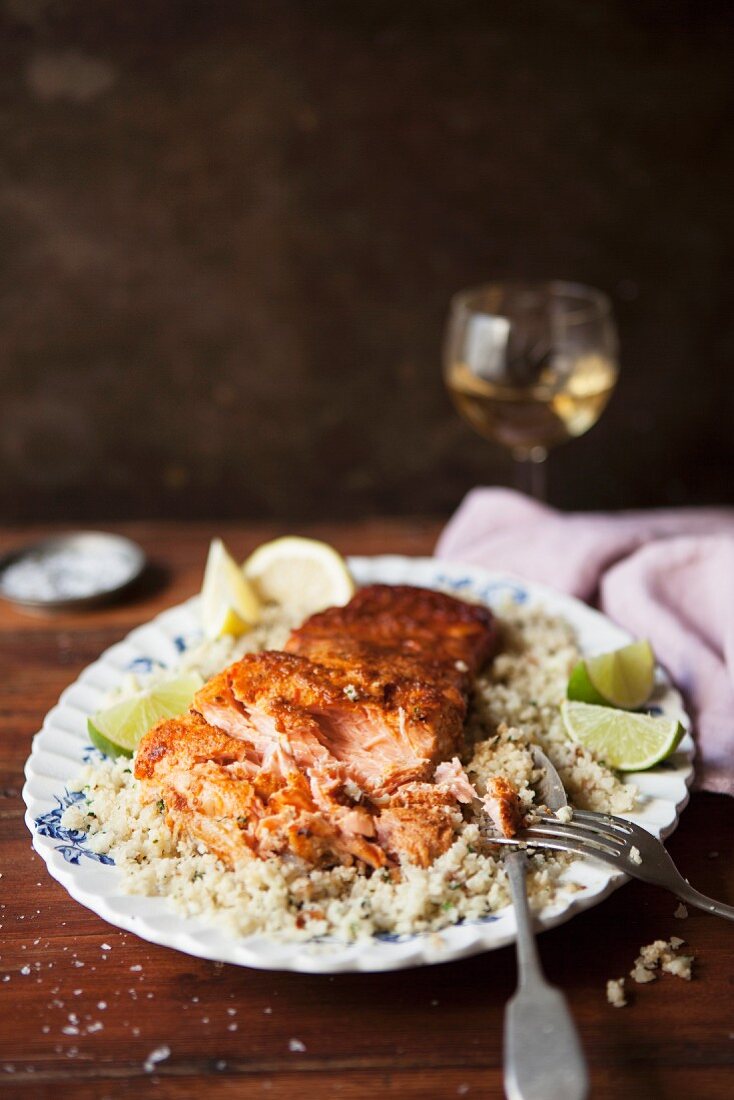 Lachs mit Blumenkohl und Couscous