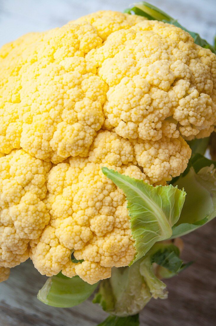 Yellow cauliflower (close-up)