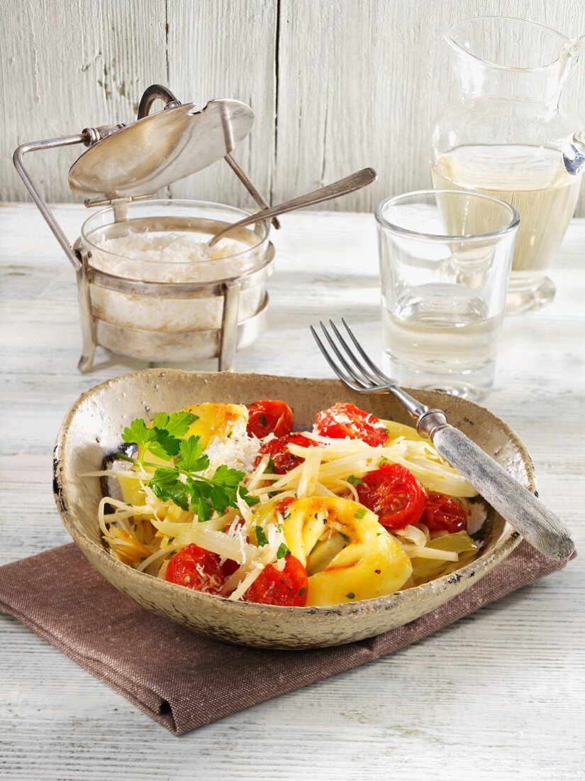 Tortellini mit Pastinaken und Kirschtomaten