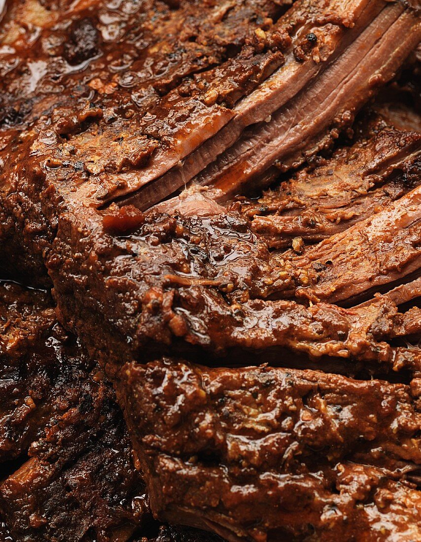 Grilled beef brisket (close-up)