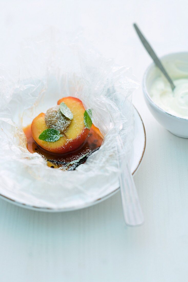 Peaches with rosemary baked in foil