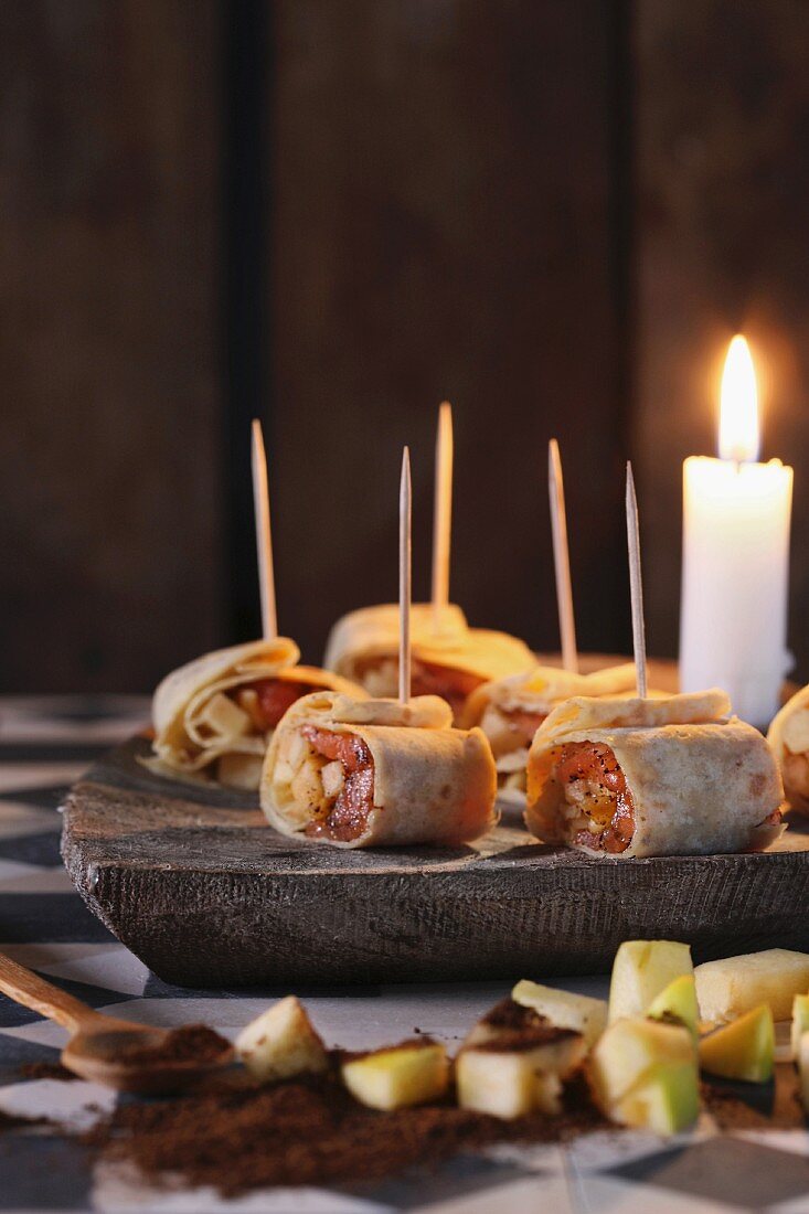 Wraps with preserved apples, salmon and Aquavit for Easter