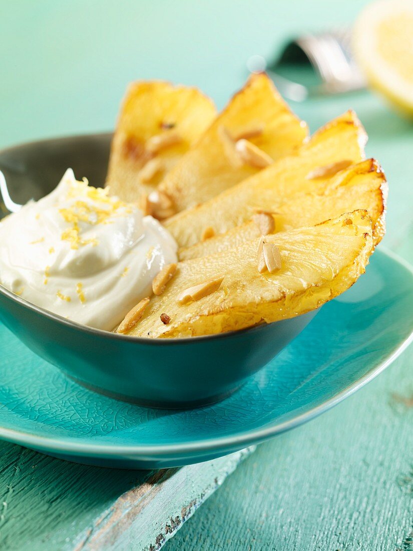 Fried pineapple with ricotta cream