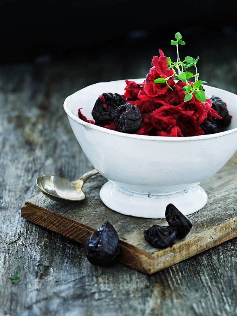 Beetroot salad with prunes