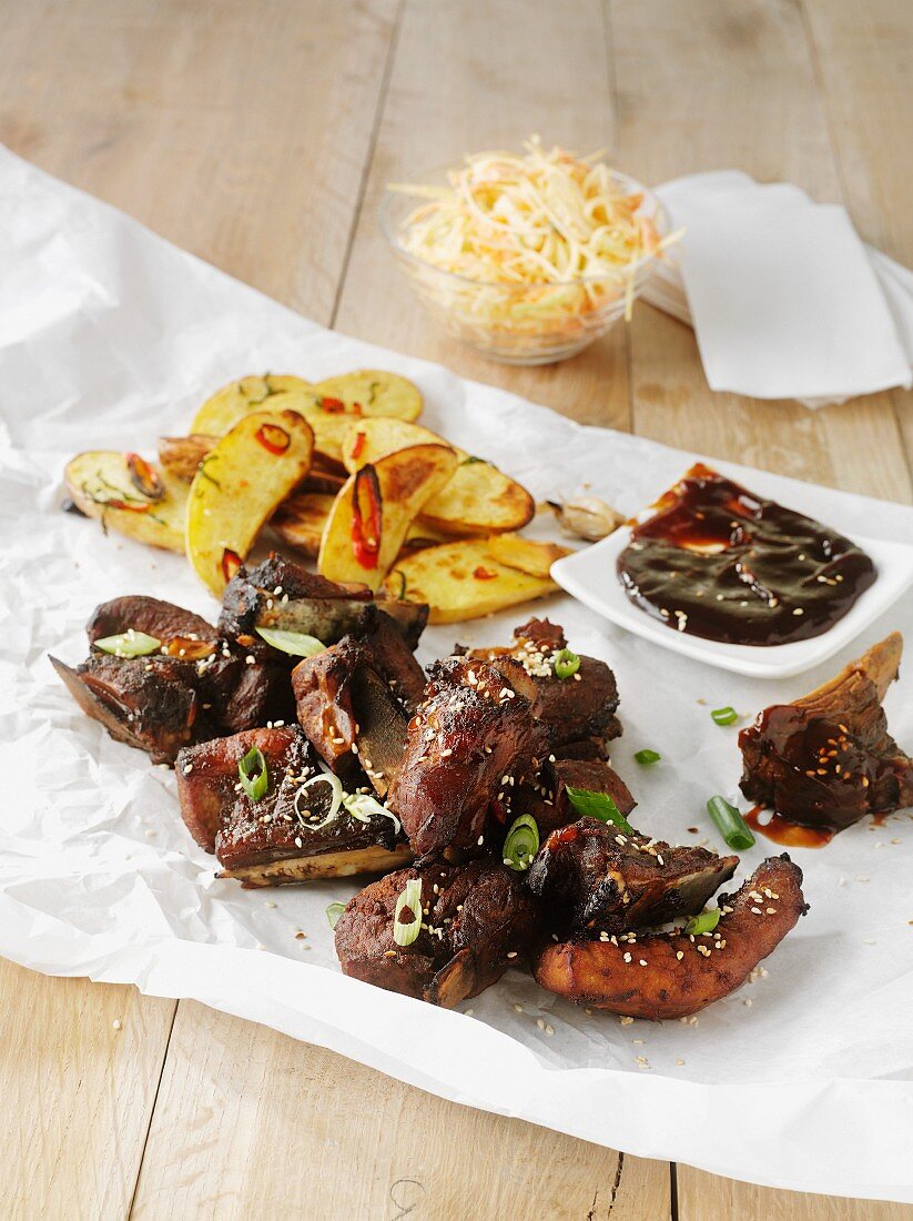 Spare ribs with potato wedges