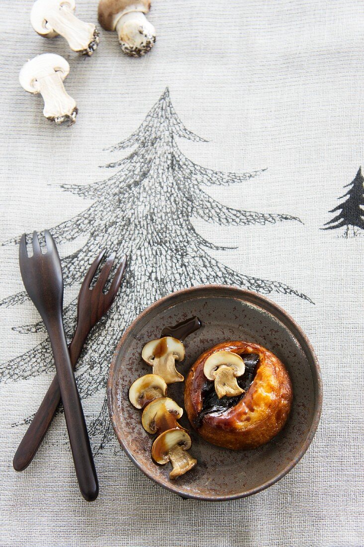 Muffin with prunes and mushroom sauce (Christmas)