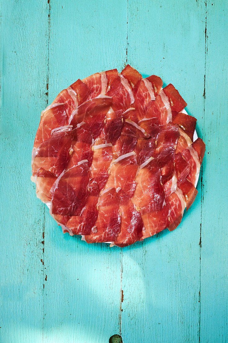 A plate of raw ham