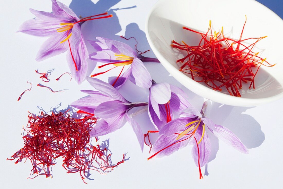 Saffron threads and saffron flowers