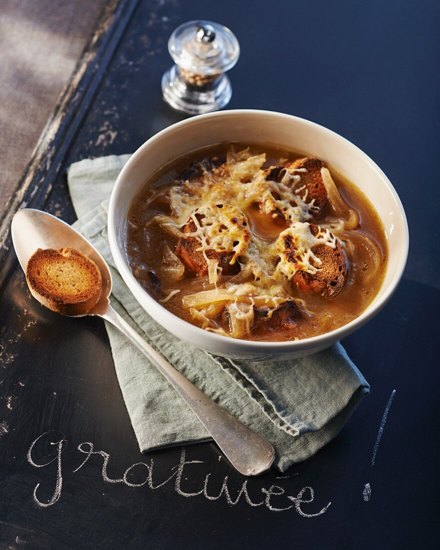 Gratinated onion soup