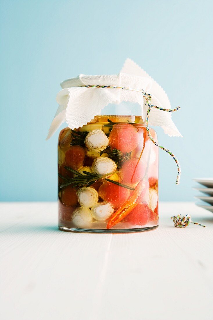 Tomatoes and mozzarella preserved in olive oil