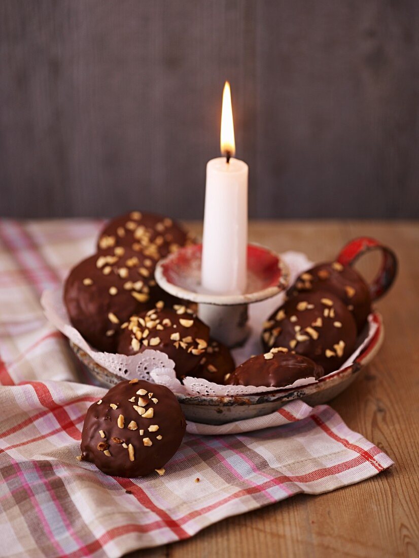 Elisenlebkuchen (Nuremburg gingerbread cake) in a candle holder