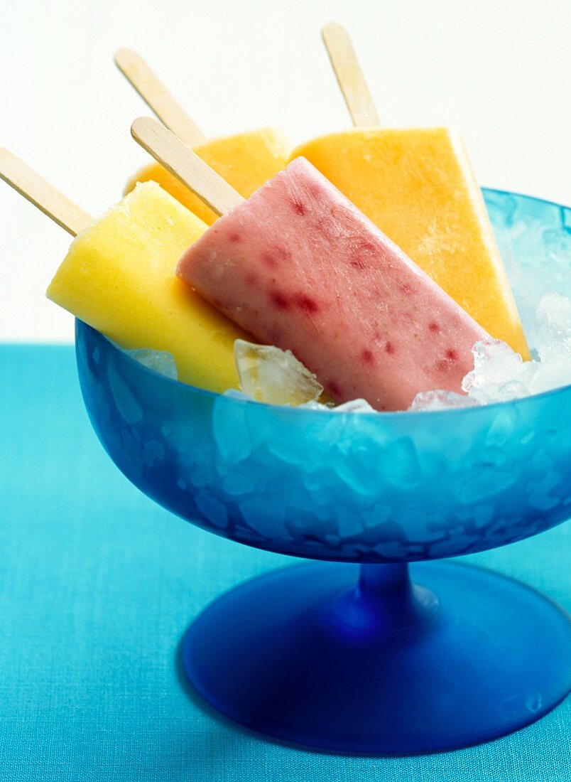 Ice lollies in a bowl of ice