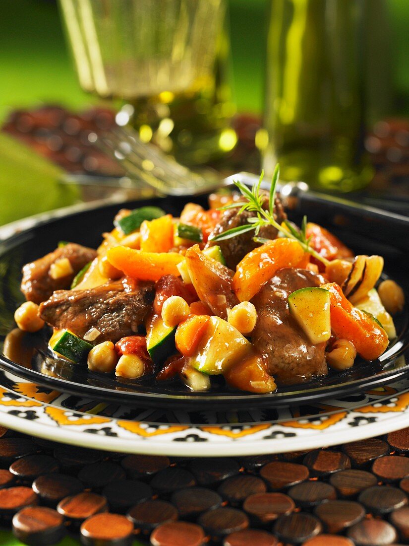 Lamb ragout with apricots