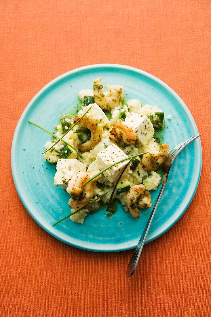 Couscous-Garnelen-Salat mit Zucchini und Feta