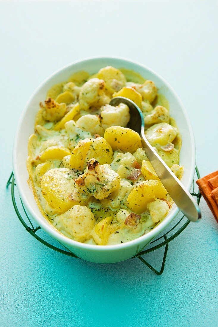 Cauliflower bake with potatoes