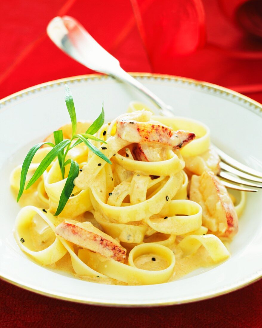 Tagliatelle with lobster and tarragon sauce