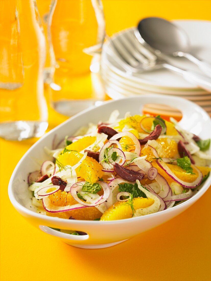 Spicy orange salad with onions and olives