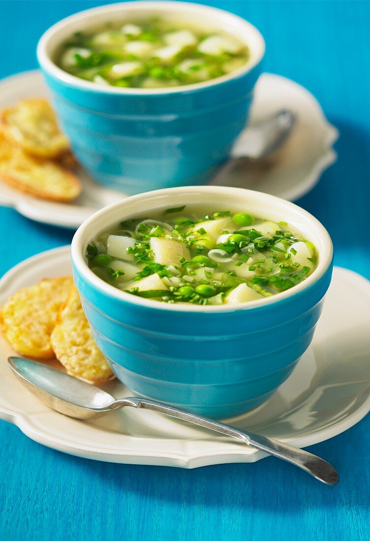 Gemüsesuppe mit Käsetaler