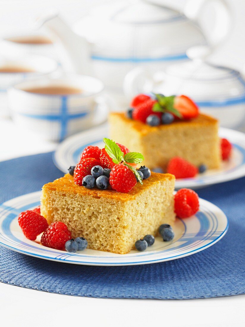 Joghurtkuchen mit Beeren