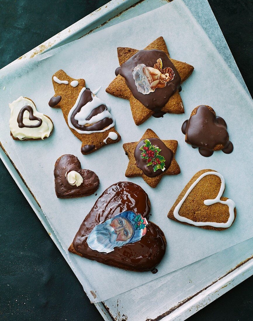 Gingerbread biscuits with white and dark chocolate glaze