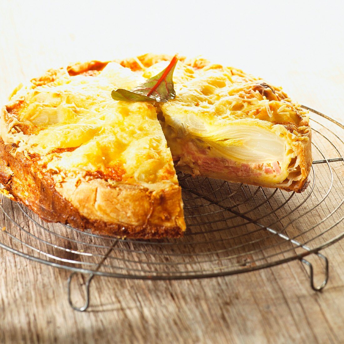 Chicory cake with ham