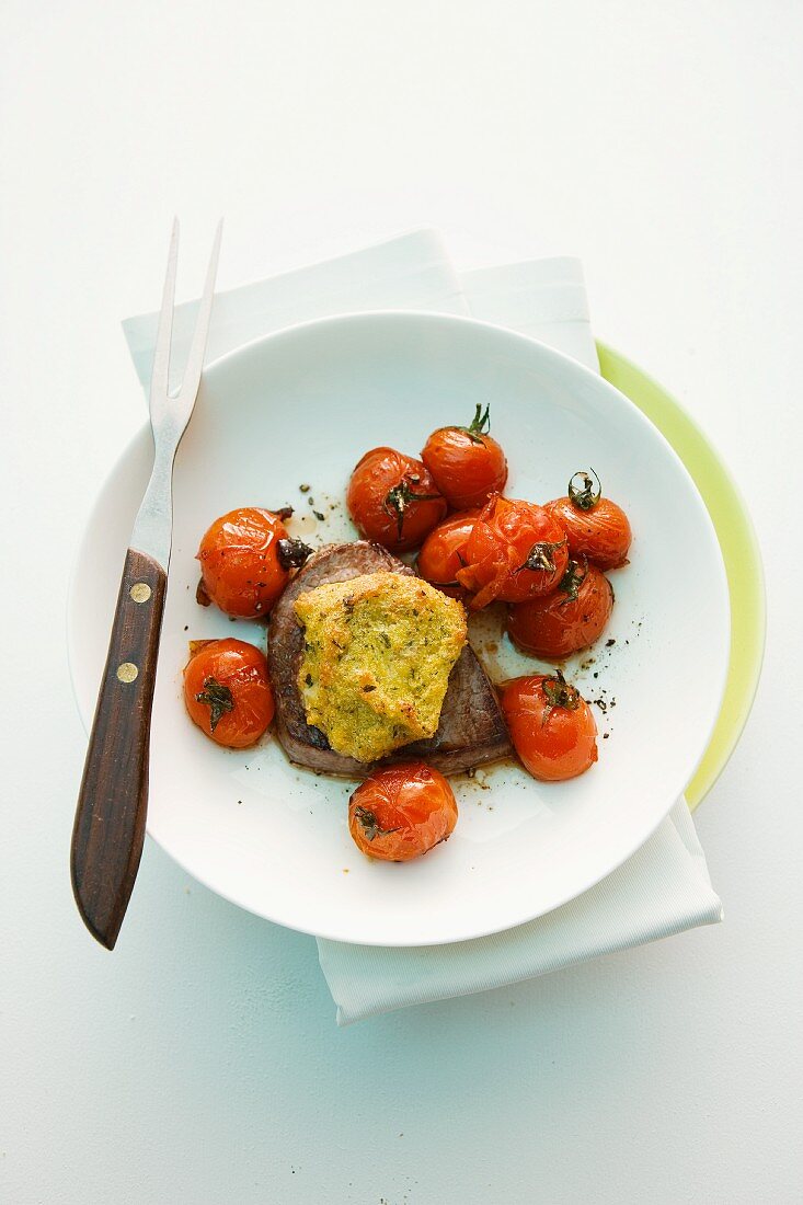 Beefsteak with a polenta and gorgonzola crust