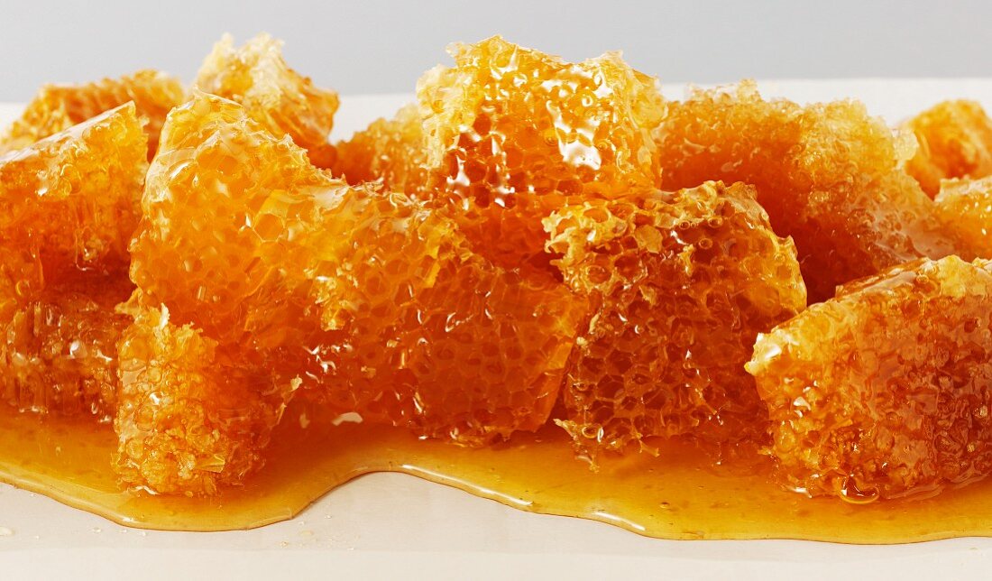 Honeycomb with honey