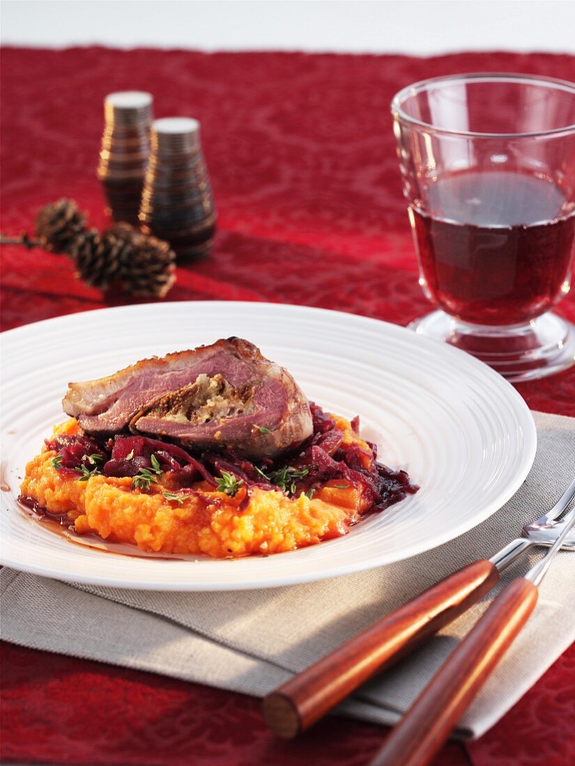Stuffed goose breast on a bed of red cabbage and mashed sweet potato (Christmas)