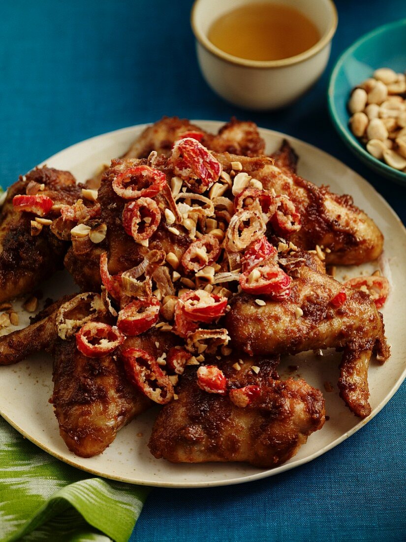 Chicken wings with chilli rings