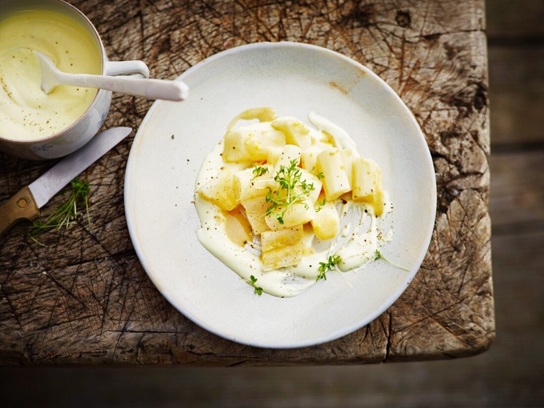 Schwarzwurzel-Salat mit Joghurt-Senf-Sauce