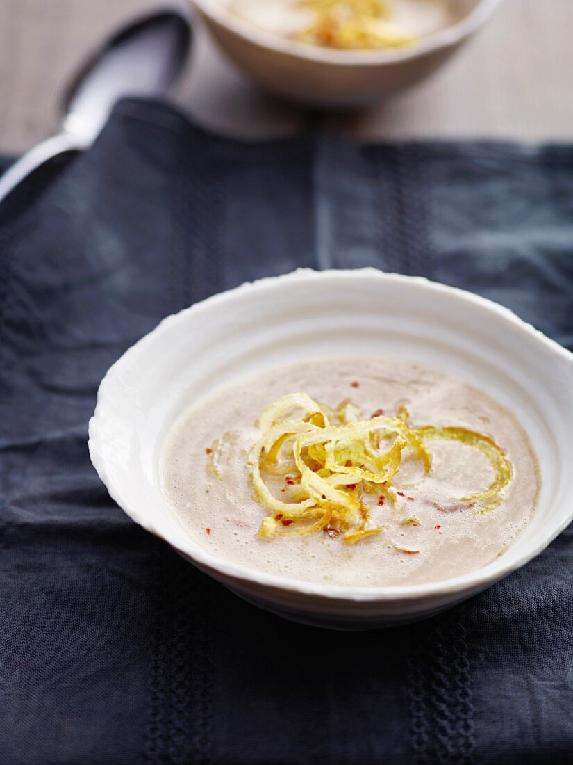 Maronensuppe mit Chili-Zwiebeln