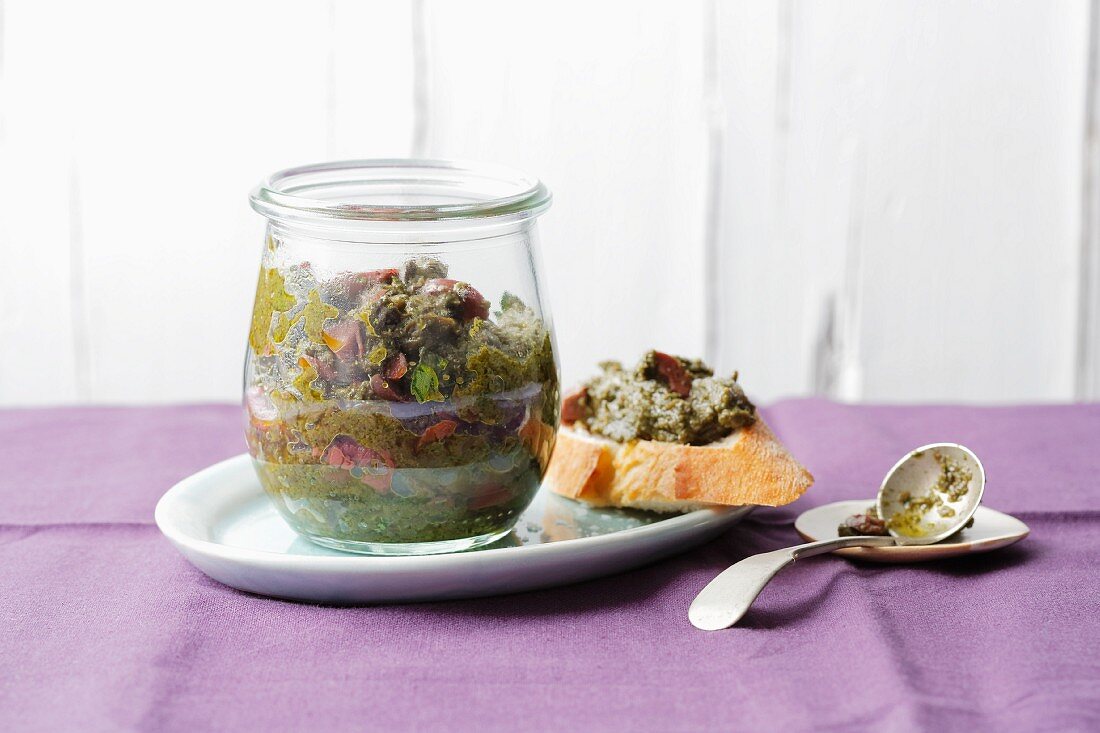 Selbstgemachte Tapenade