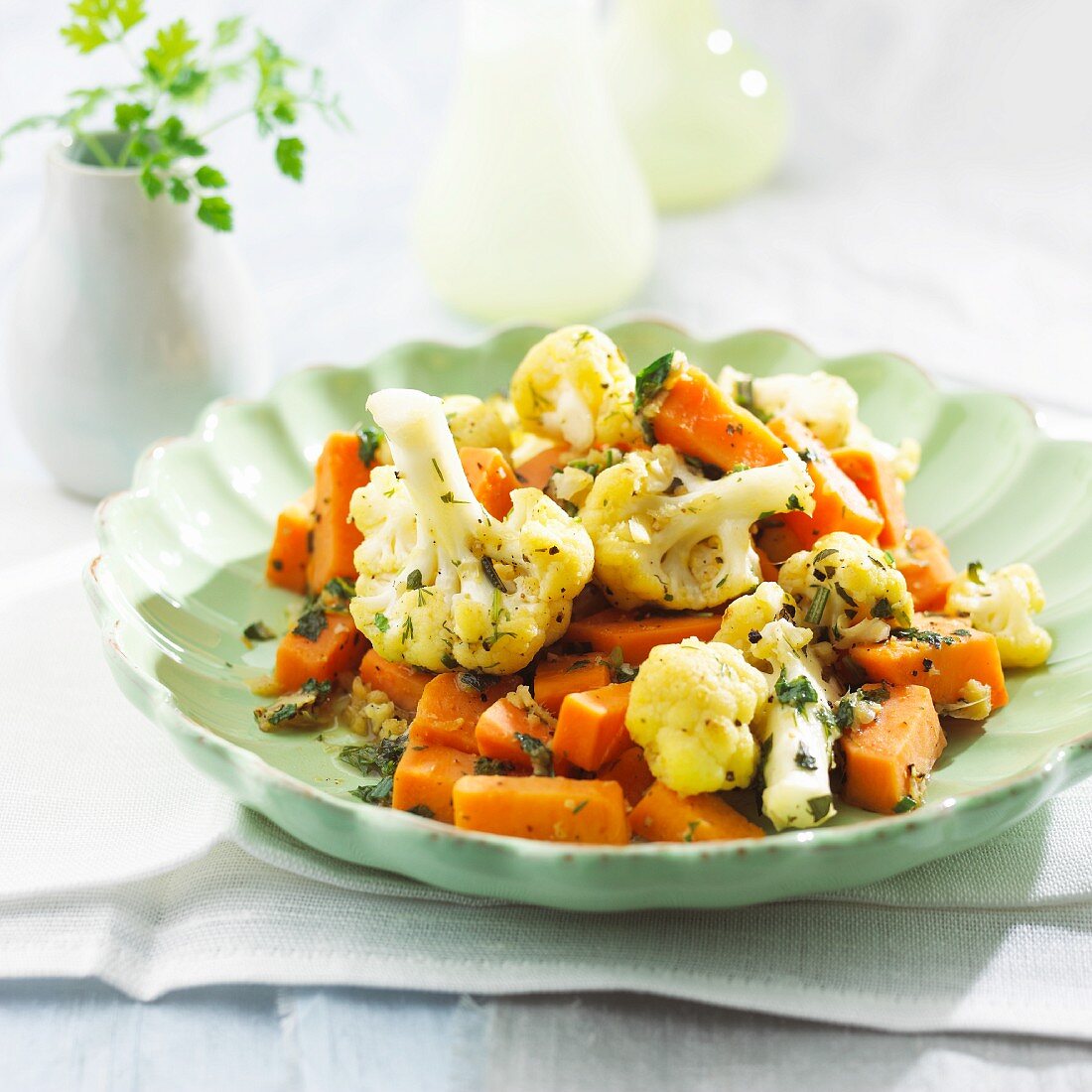 Blumenkohl mit Kräutern und Süsskartoffeln