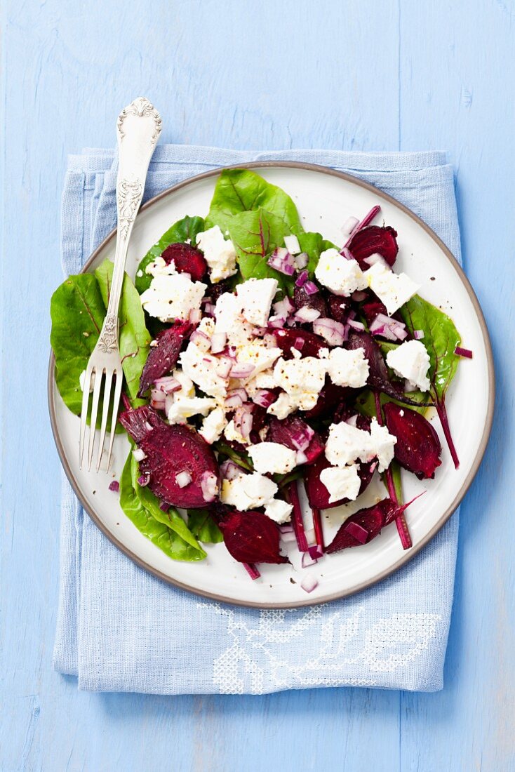 Beetroot salad with feta and red onions