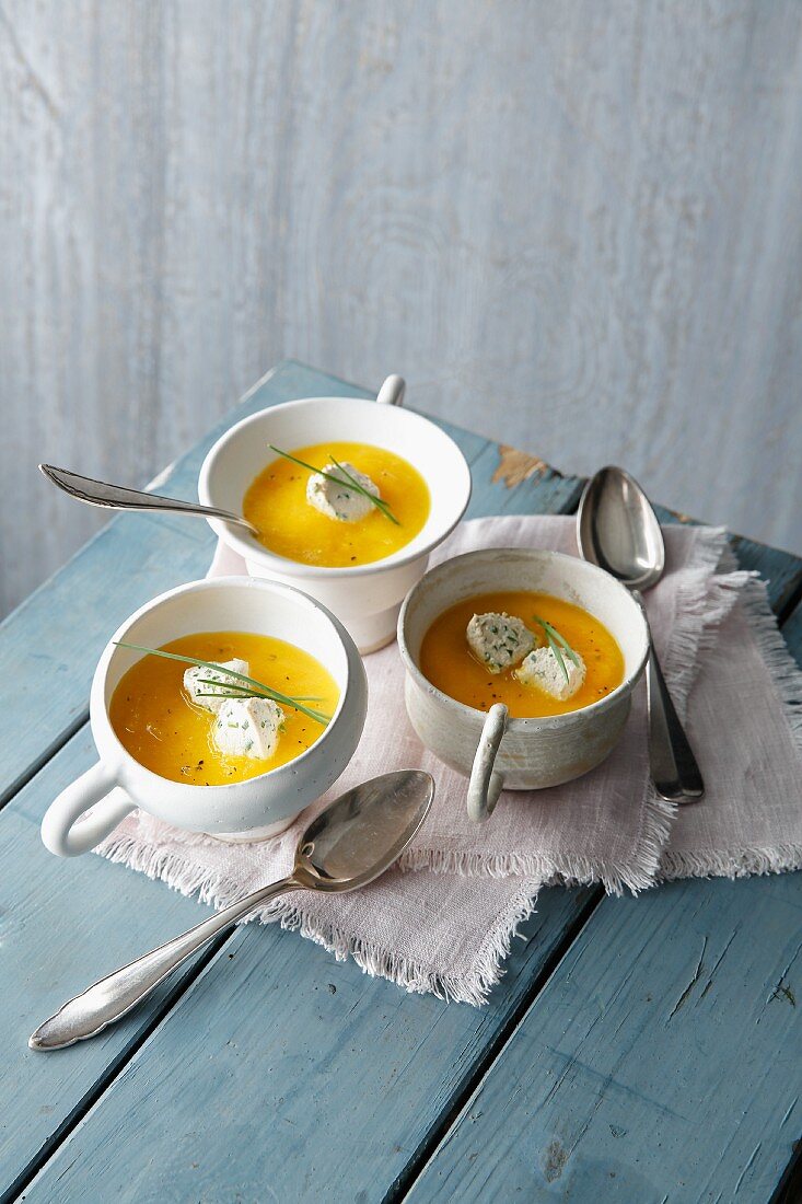 Yellow pepper soup