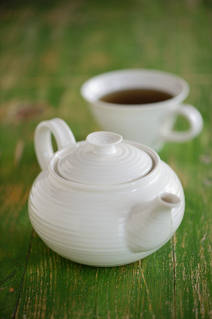 Stillleben mit Teekanne & Teetasse