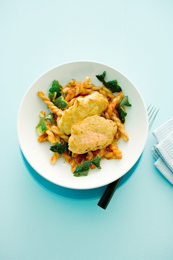 Salmon nuggets with fusilli pasta and courgette fish