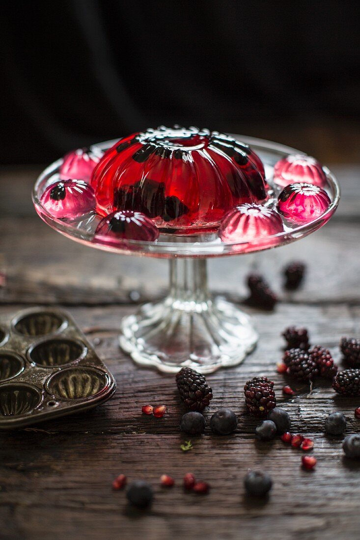 Blackberries and blueberries in pomegranate jelly