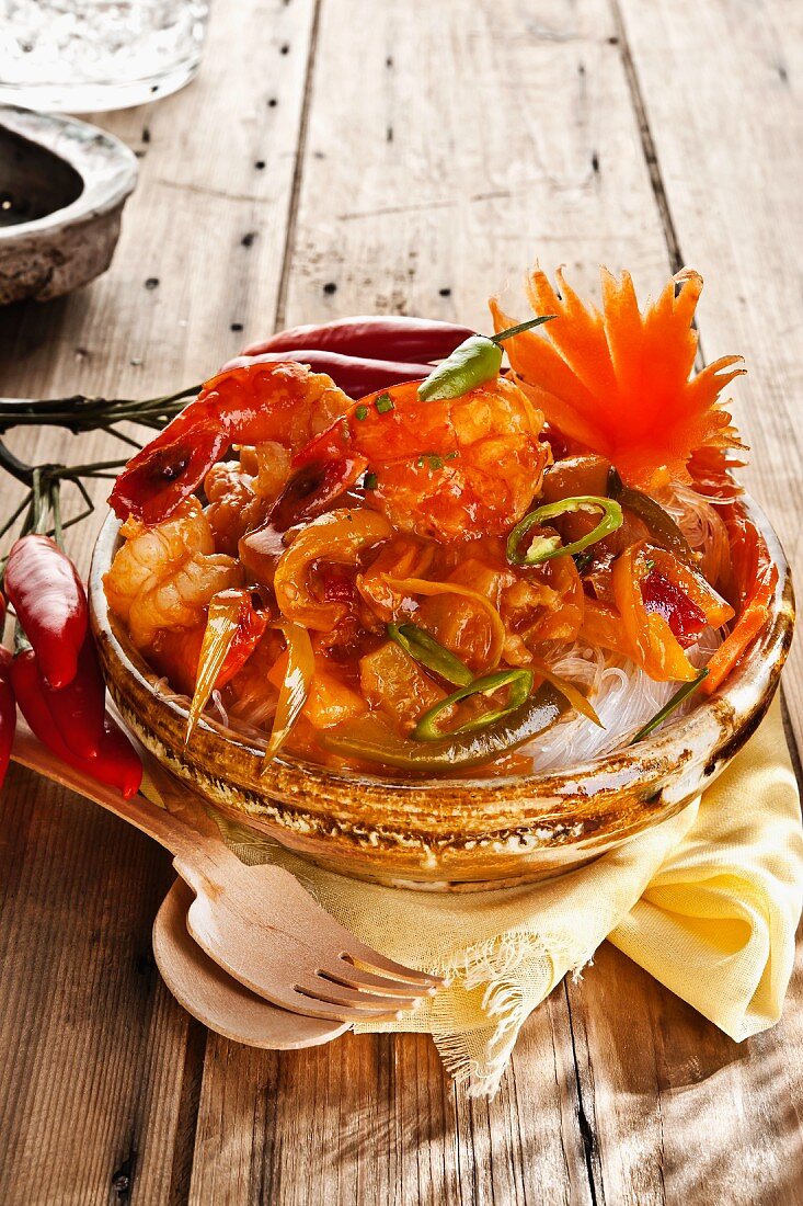 Sweet-and-sour prawns with glass noodles (Thailand)