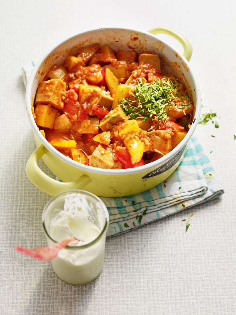 Potato goulash with tomatoes and pepper